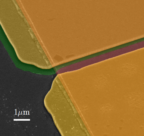 HgTE/CdHgTe-oxide-metal capacitor